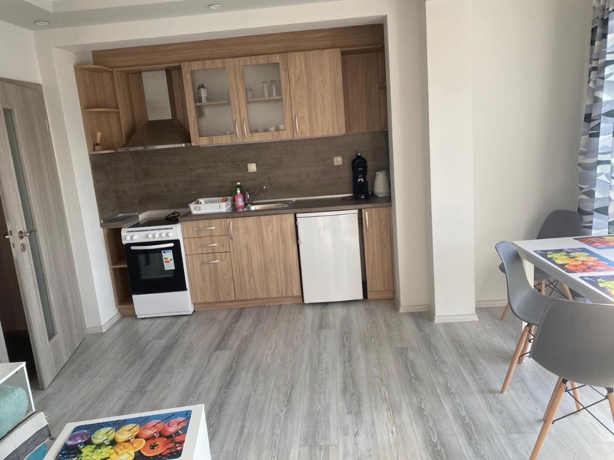 Уютен Нов Апартамент - Стара Загора С Две Спални Apartment Exterior photo